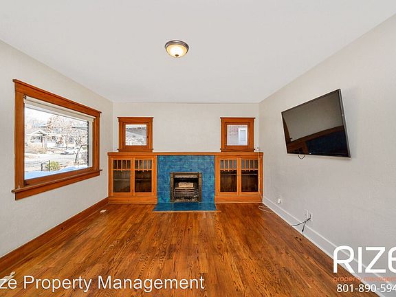 5th image of 1438 E Roosevelt Ave