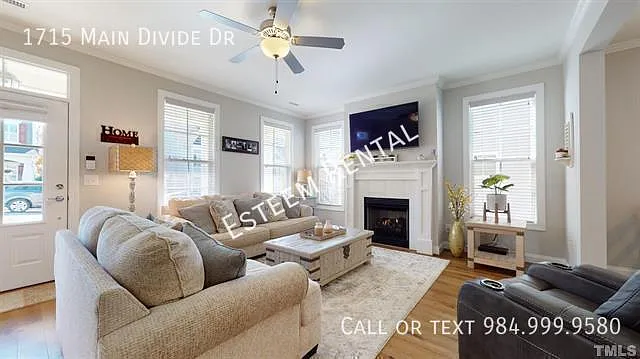 3 bed, 2.5 bath, 2031 sqft, $2,295 — Photo 2