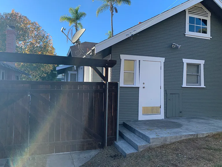 3901 Goldfinch St — Photo 32