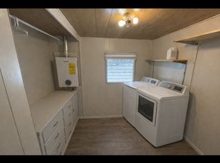 12 4th St #999, Newport, NH 03773