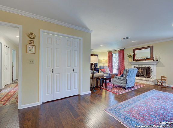 4th image of 2611 Eisenhauer Rd APT 904