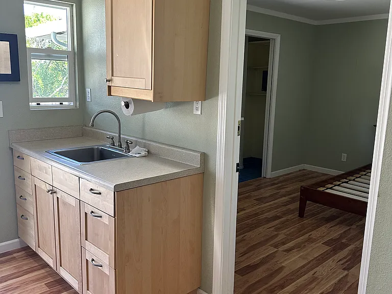 Esmeralda Dr — Photo 10