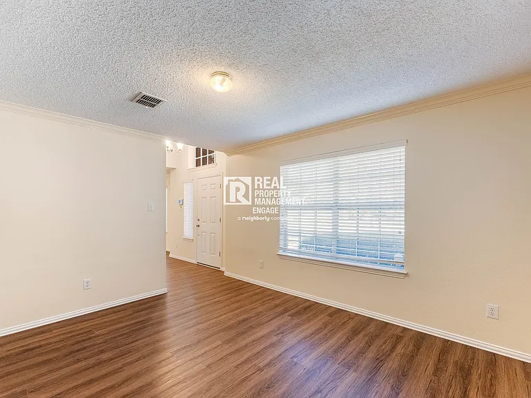 3929 Acorn Ln — Photo 7