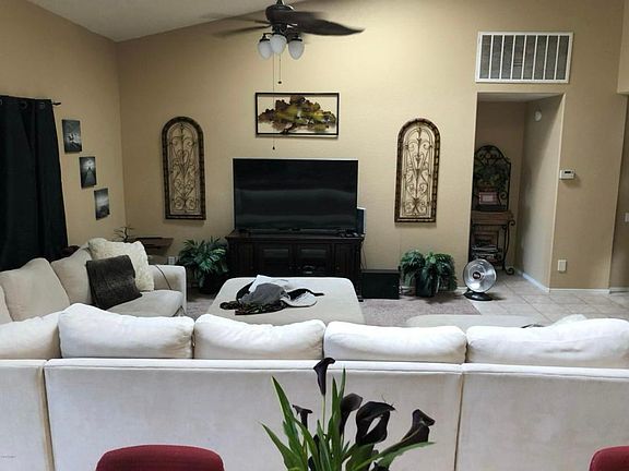 family room before remodel