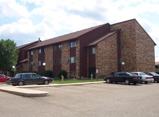 1400 Peterson St #305, Marshall, MN 56258