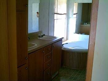 4th image of 121 Zircon Dr