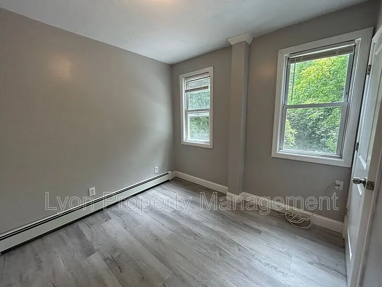 36 Boyle Ave — Photo 9