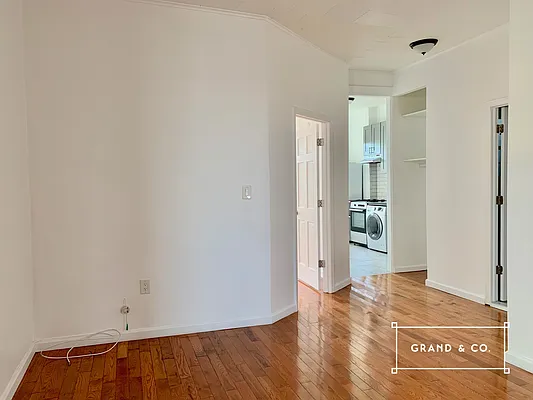 Rented by Grand & Co. | media 8