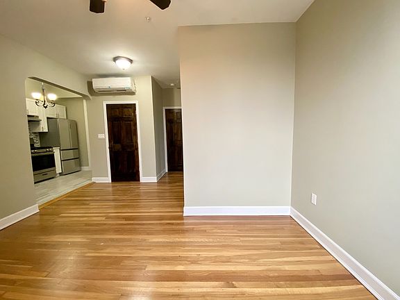 5th image of 155 Beacon Hill Dr APT 7