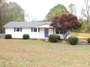 1115 W Point Rd, Lawrenceburg, TN 38464