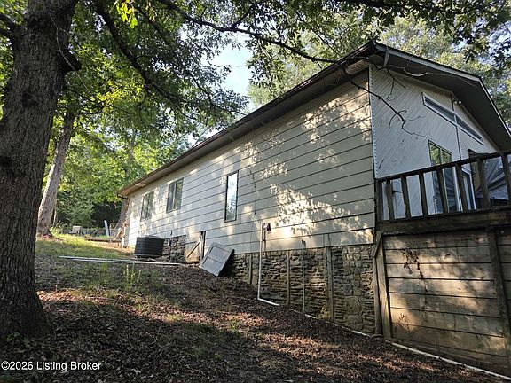 3rd image of 928 Lutheran Church Rd