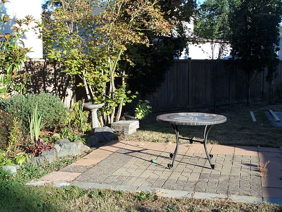 4th image of 19312 9th Ave E