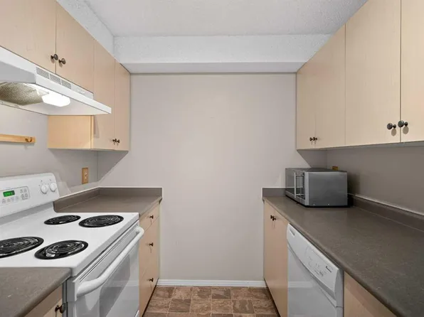 16320 W 24th St SW #3223, Calgary, AB T2Y 5A1