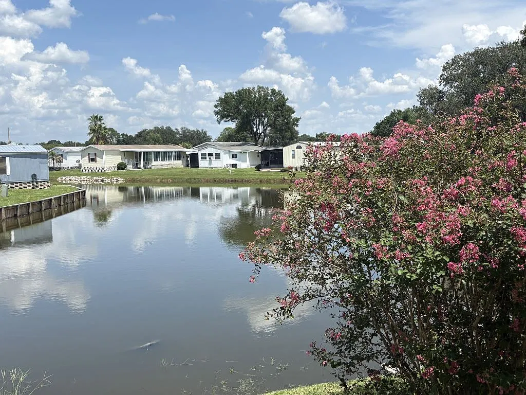 2 bed, 2.0 bath, 1120 sqft, $1,599 — Photo 3
