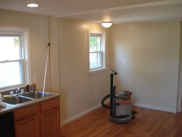 1037 Beard St #1 — Photo 9