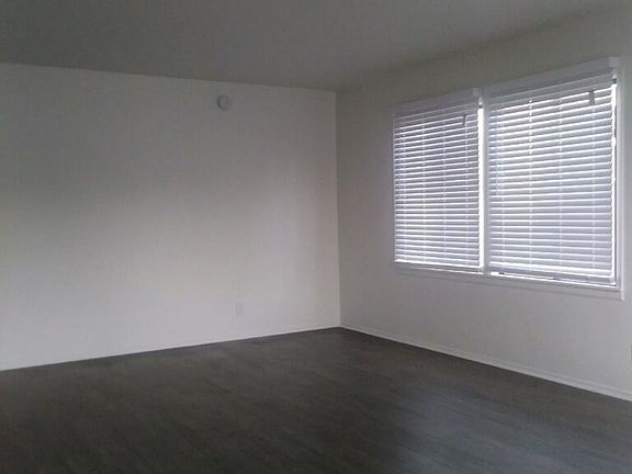 3rd image of 4119 W 175th Pl