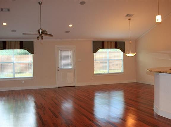 2nd image of 9600 Thomas Jefferson Dr