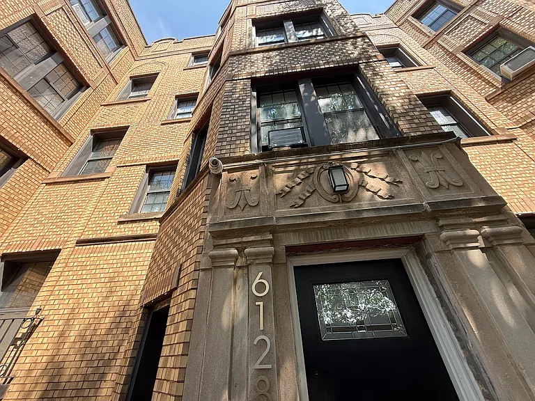 6126 S Ingleside Ave #3M — Photo 1
