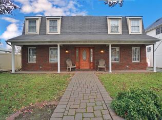 563 W Caswell Ave, Staten Island, NY 10314