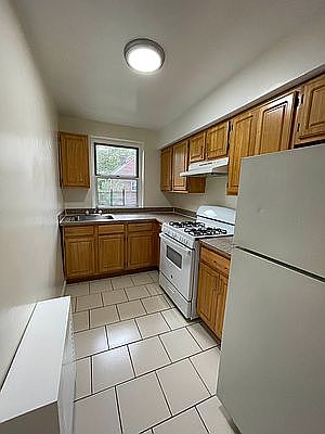 2nd image of 40-15 192nd St #4