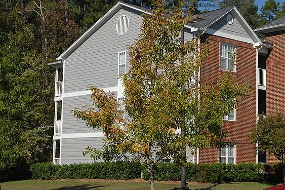 Avalon East — Photo 2