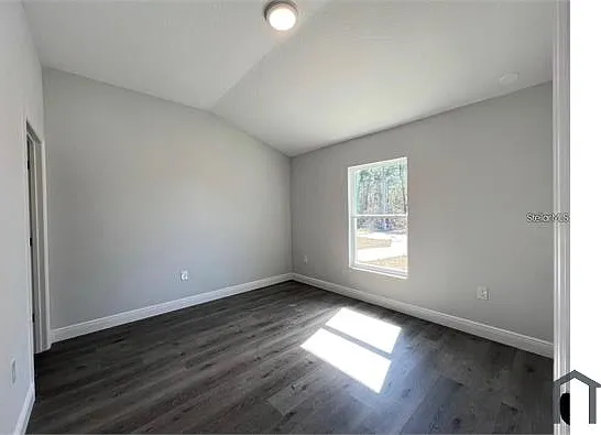 3 bed, 922 sqft, $1,750 — Photo 3