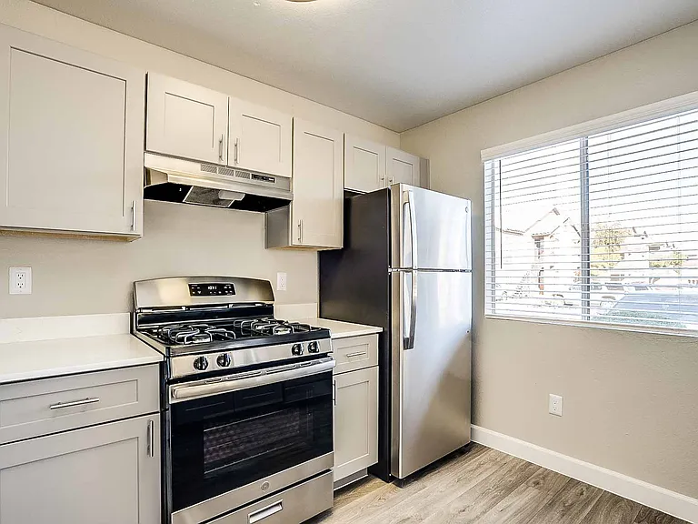 Sterling Point Apartment Homes — Photo 48