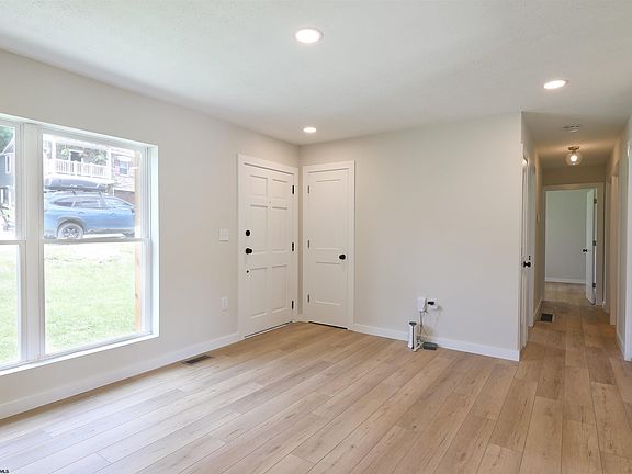 3rd image of 113 Apolla Dr
