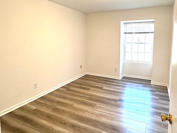 3rd image of 3825 Lavista Rd APT A3