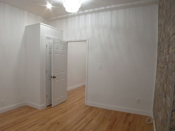 5th image of 712 9th Ave APT 1C