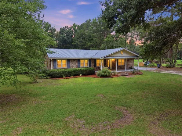 1116 Old Wiggins Rd, Holly Hill, SC 29059