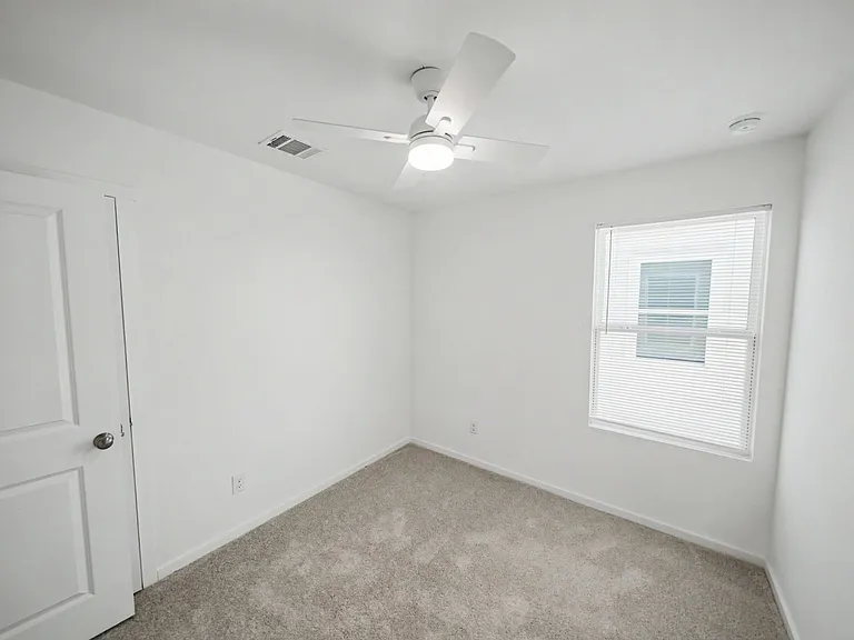 4835 Daisy Blossom — Photo 31