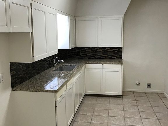 3rd image of 3921 Melody Ln