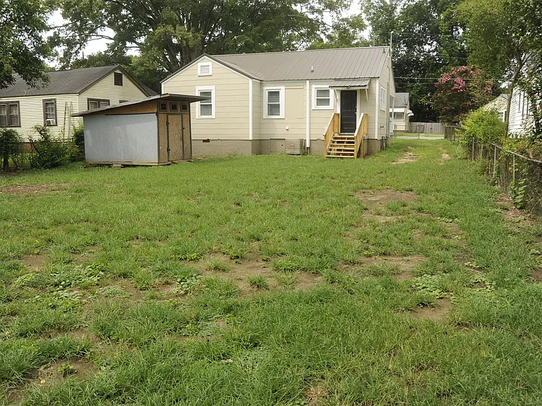 511 Herzberg Cir — Photo 9
