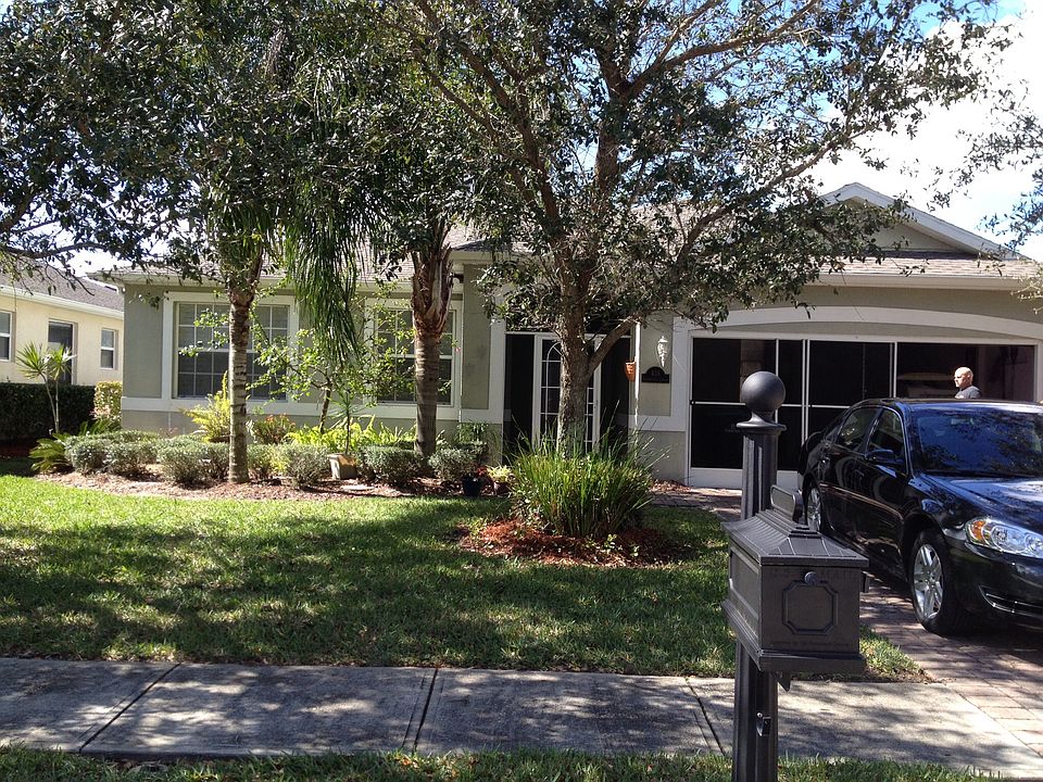 1st image of 438 Gardendale Cir SE