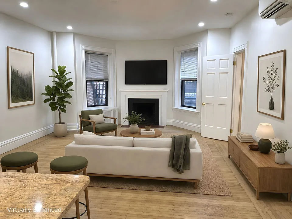 174 Newbury St #4