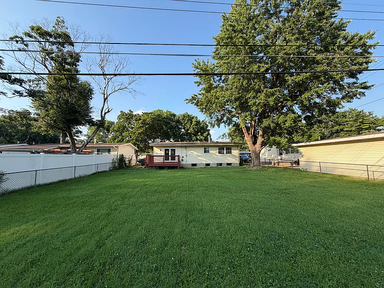 780 Kostka Ln — Photo 2