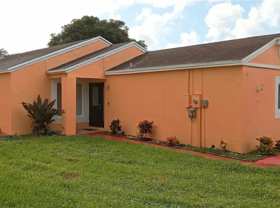 2441 SW 85th Ter