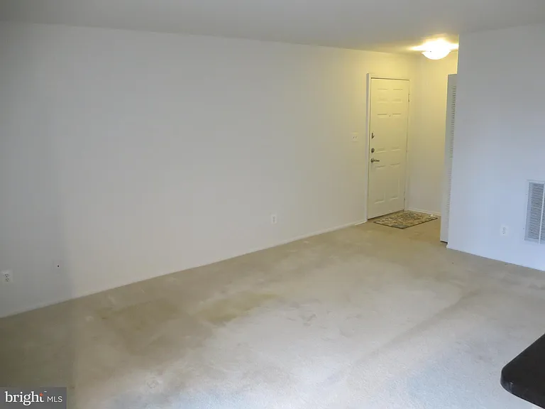 1712 Abercromby Ct #F — Photo 5