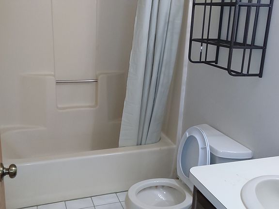 2nd image of 305 Morningside Dr APT A
