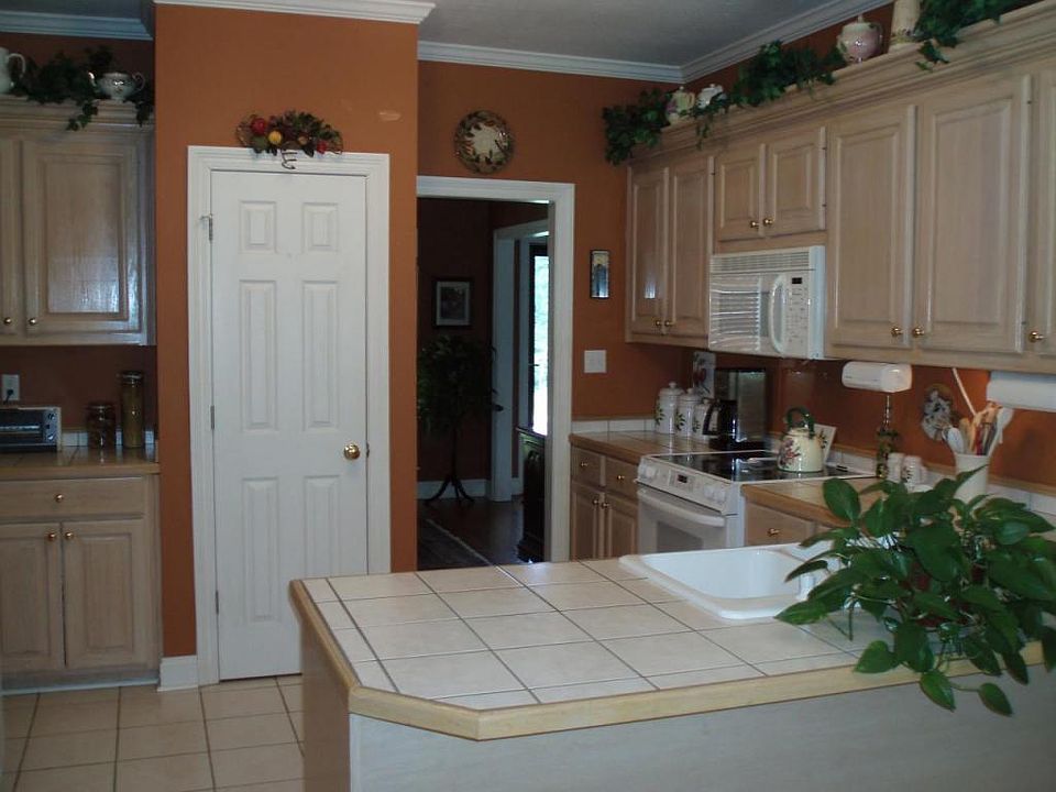 2nd image of 71 Zachery Dr