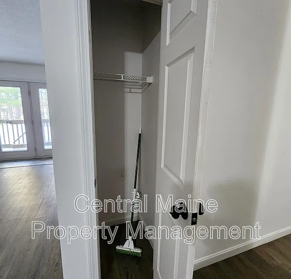 37 Northern Avenue Hts #15 — Photo 5