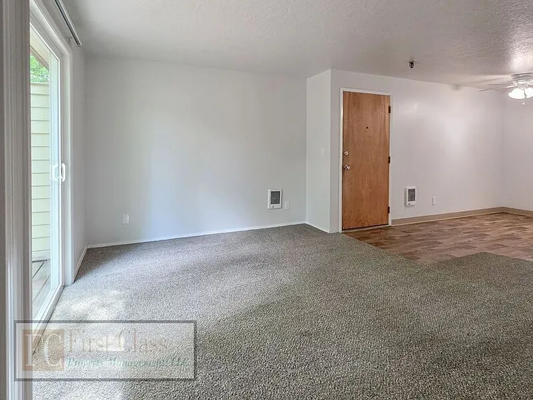 9555 SW Hall Blvd #4 — Photo 5