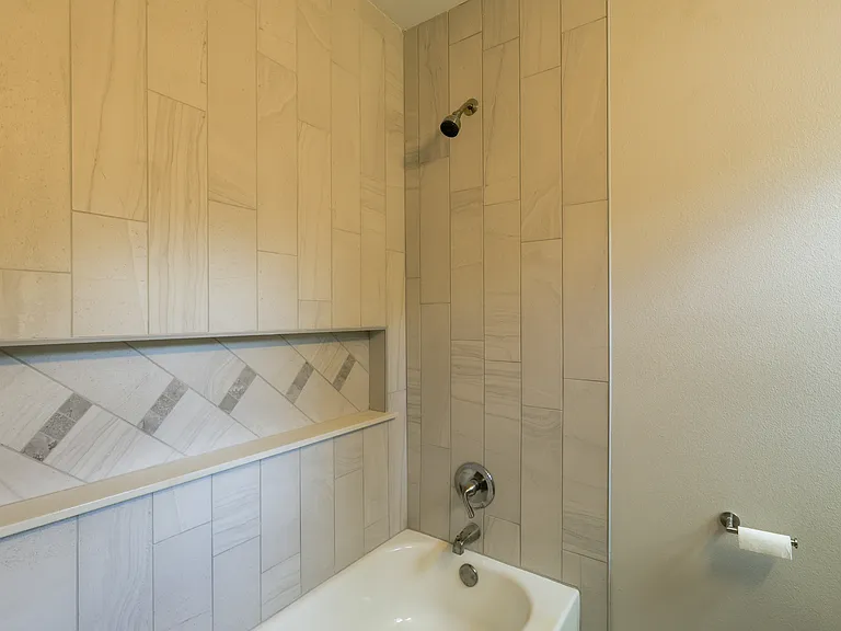 2114 Harlandale Ave — Photo 14