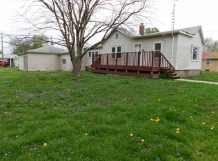 1203 3rd St, Lincoln, IL 62656