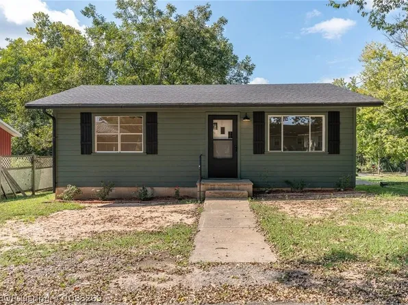 206 N Vine St, Paris, AR 72855