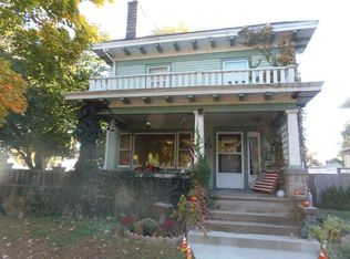 401 Shawnee St, Hiawatha, KS 66434