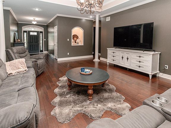 4th image of 556 Shannon Ln