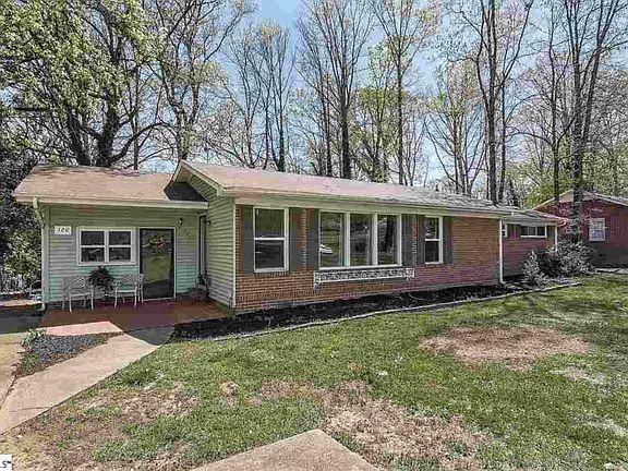 2nd image of 120 Dogwood Dr