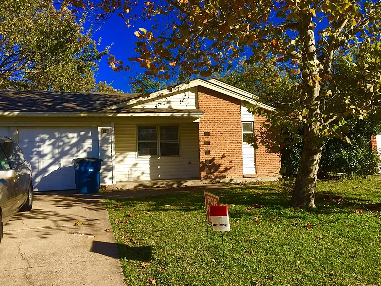811 Memorial Dr — Photo 6